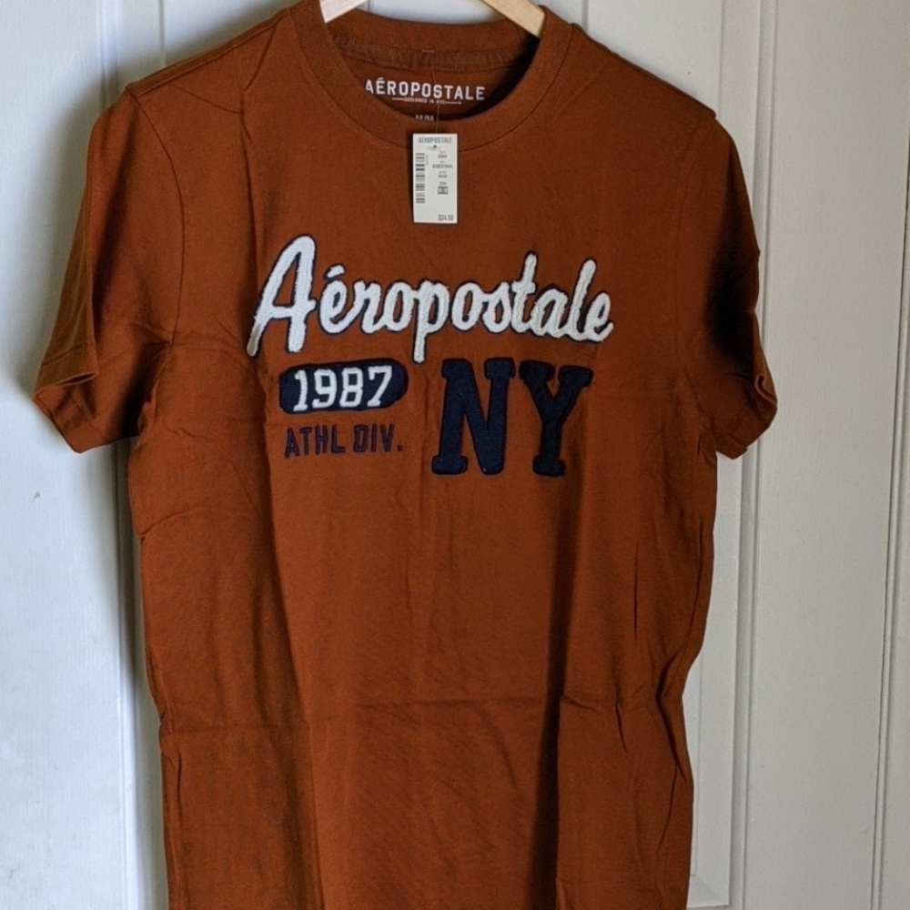Aeropostale tee NWT